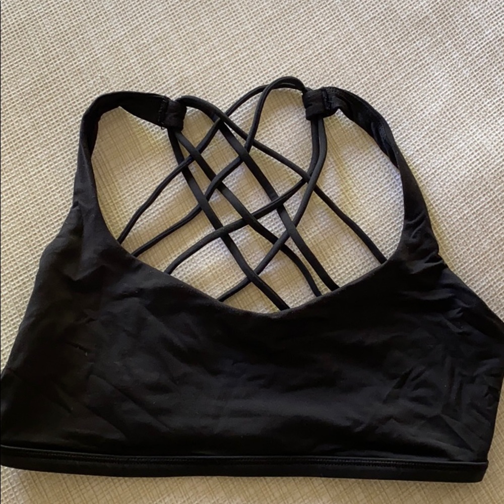 Lululemon Free to be bra
